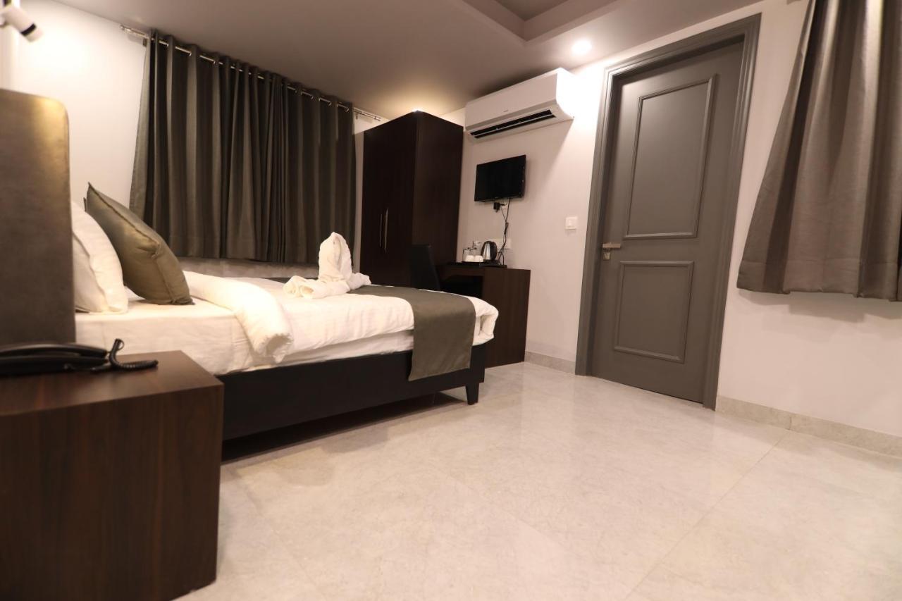 Nirpra Regency Hotel Nuova Delhi Esterno foto
