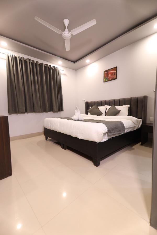 Nirpra Regency Hotel Nuova Delhi Esterno foto